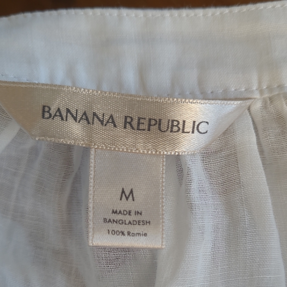 Banana Republic White Blouse with Blue Floral Design - Picture 7 of 8
